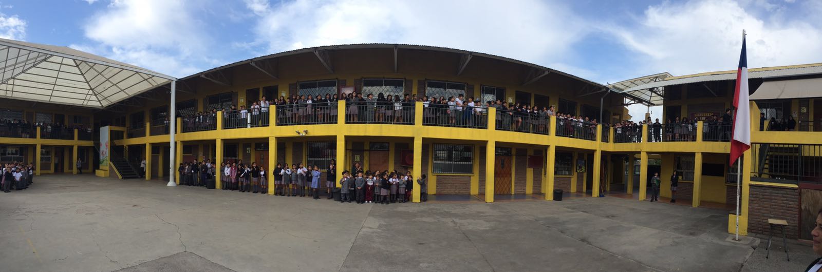 NUESTRO COLEGIO SIEMPRE EN APOYO AL ALUMNADO